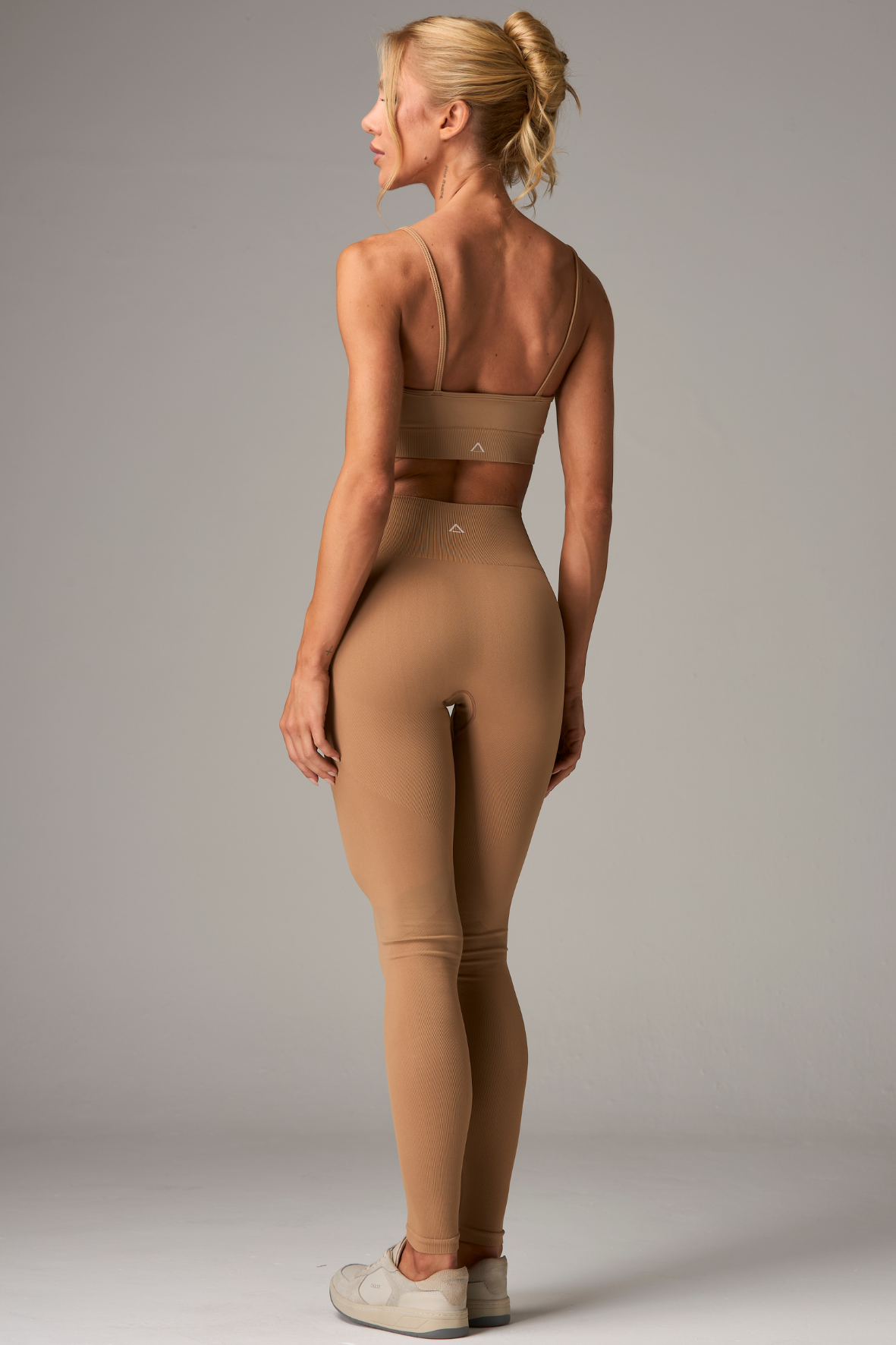 Top Harmony Seamless Amphora