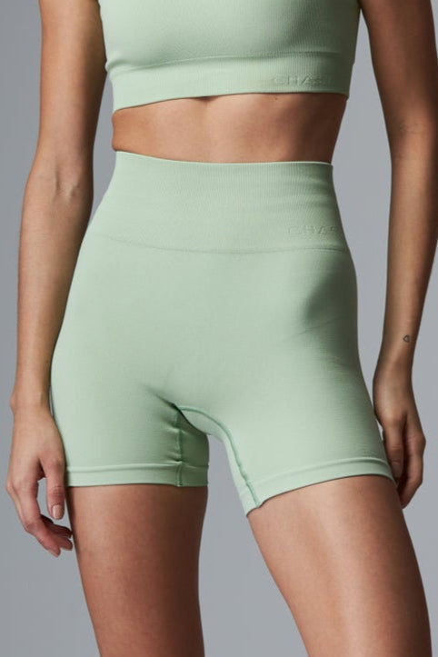 Short Outsider Seamless Pistache