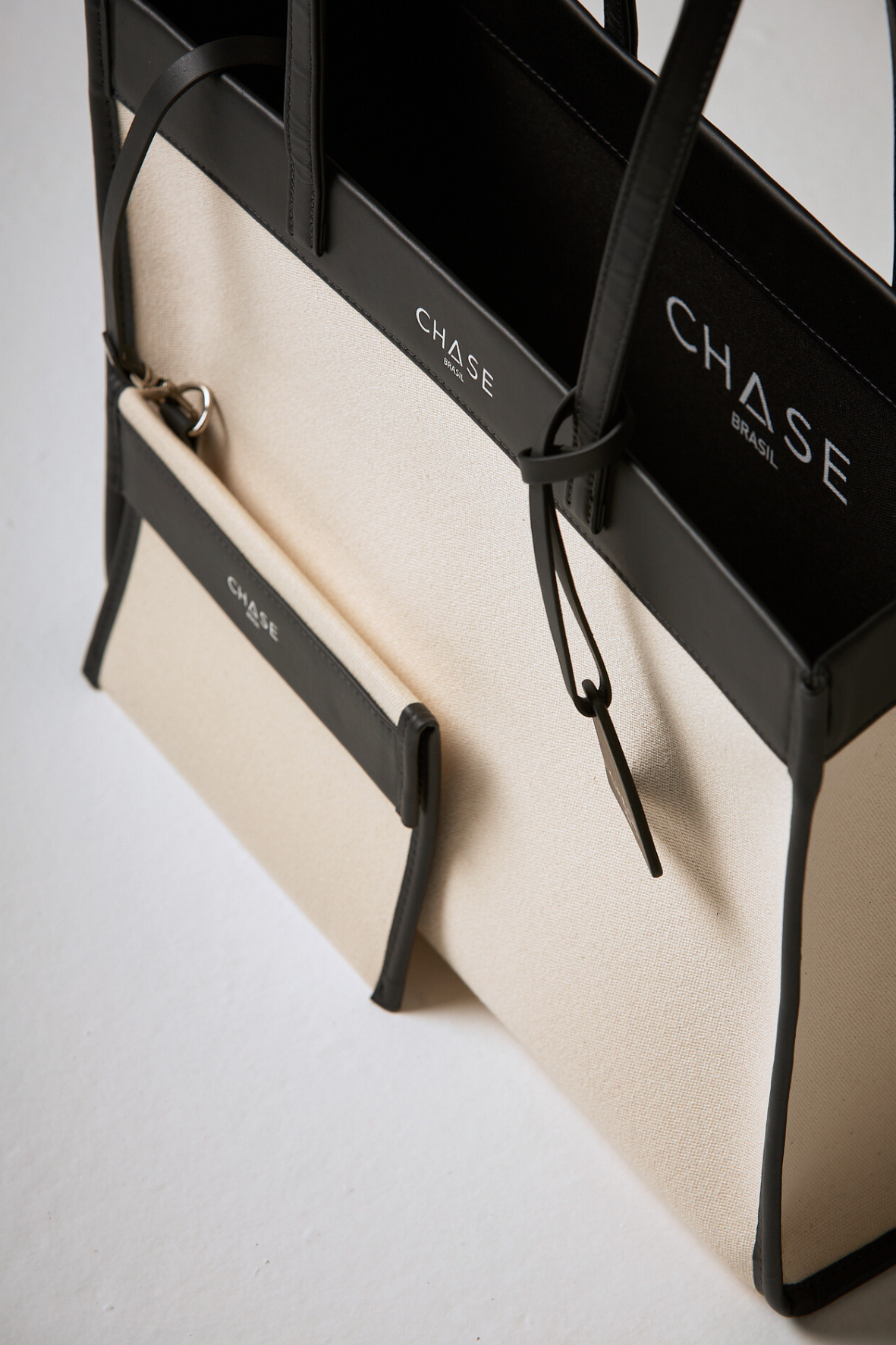 Chase TOTE Bag White&Black
