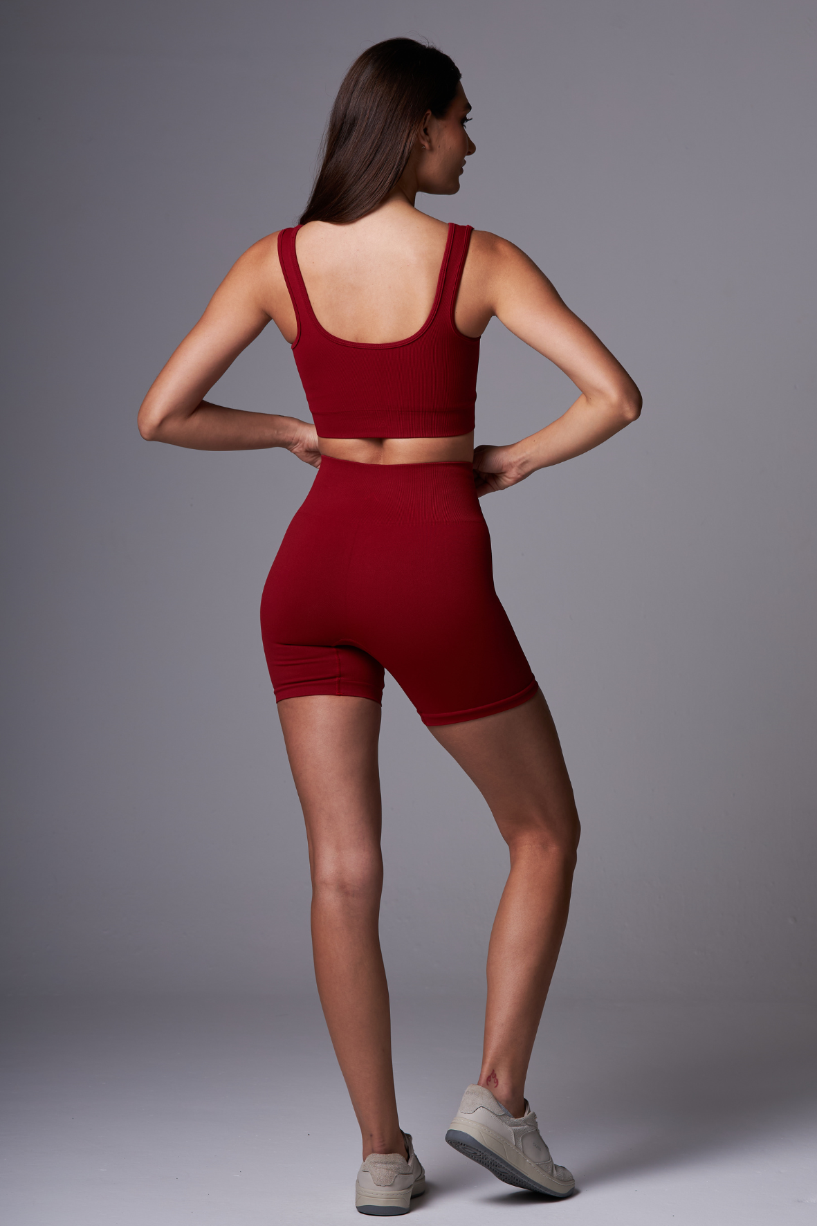 Short Outsider Seamless Winery