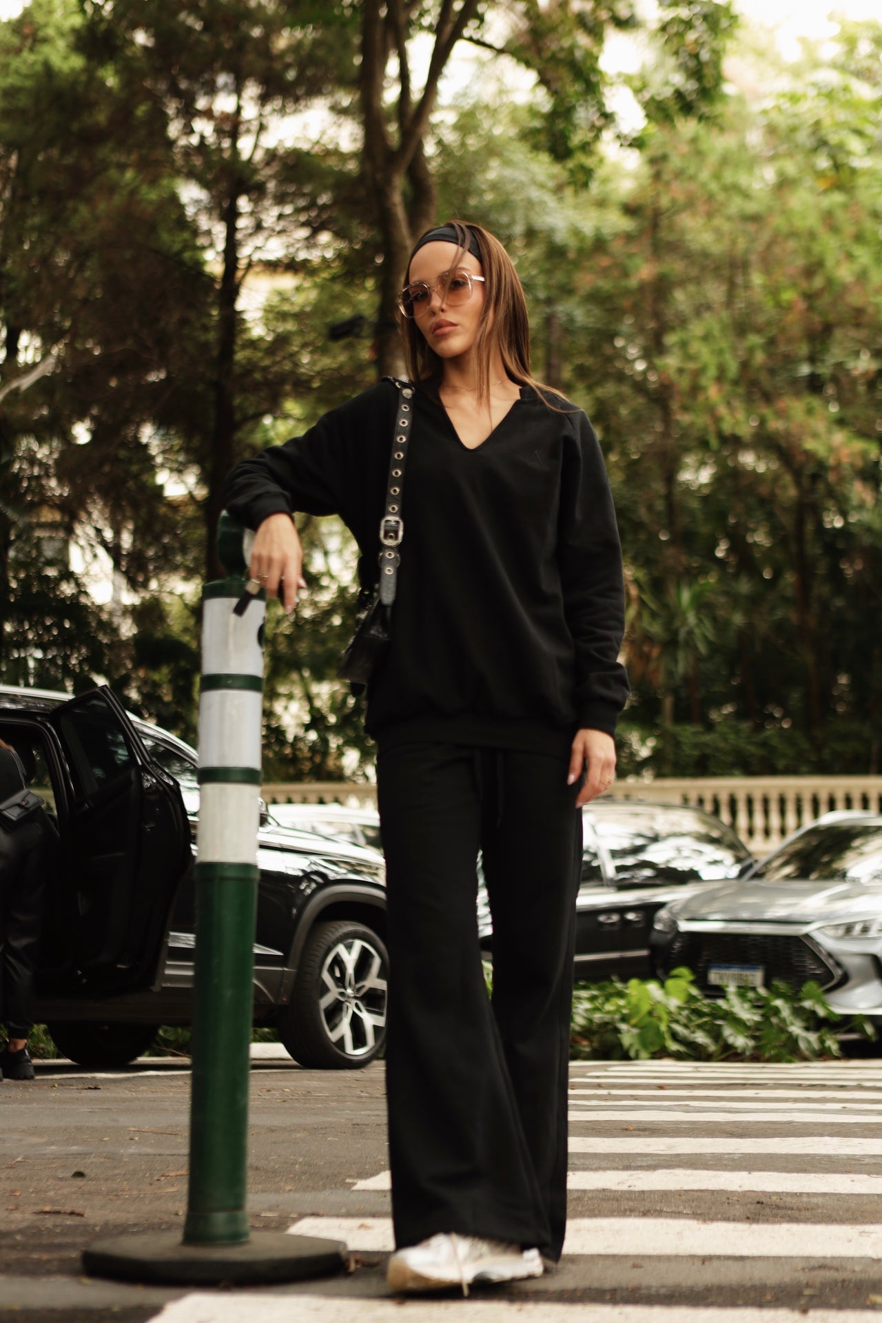 Straight Flare Black Sweatshirt.
