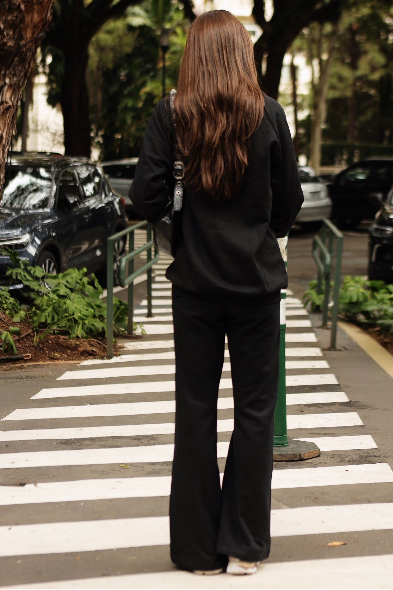 Straight Flare Black Sweatshirt.