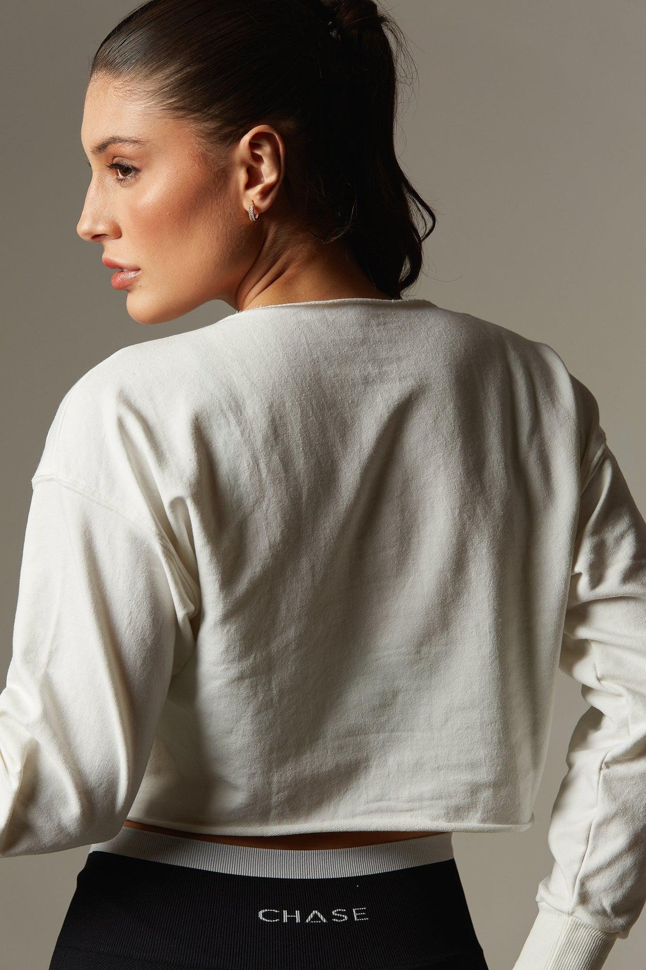 Cropped Over Moletom Off White - chasebrasil.com