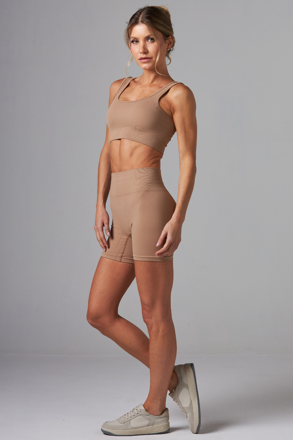 Top Outsider Seamless Amphora