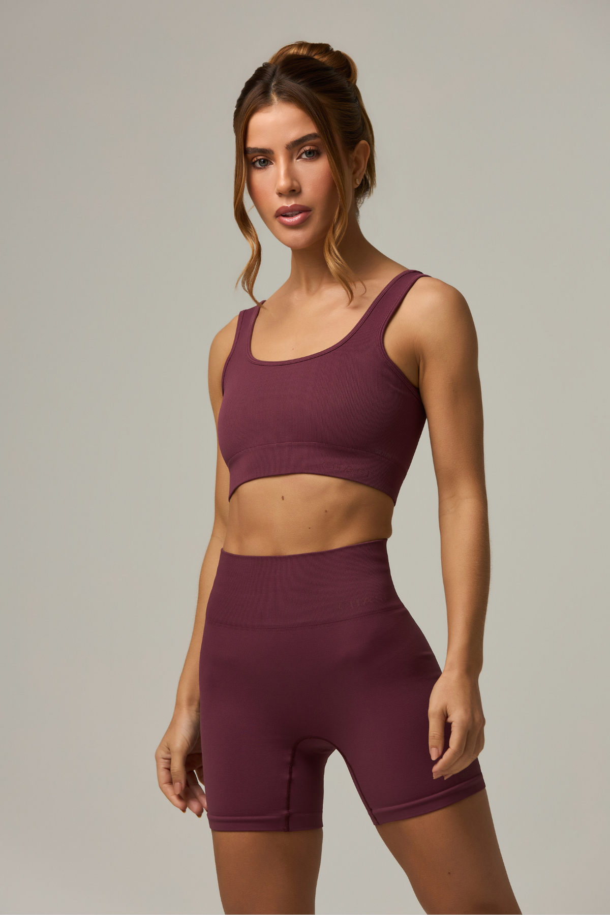 Short Outsider Seamless Burgundy