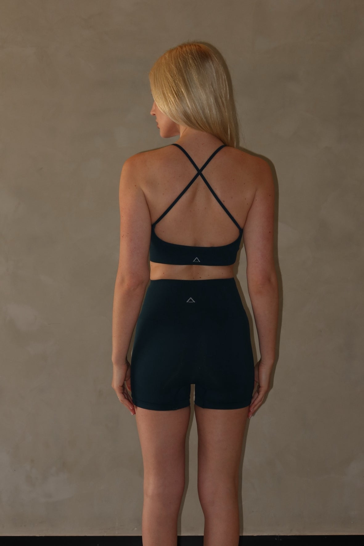 Short Pure Seamless Dark Sea