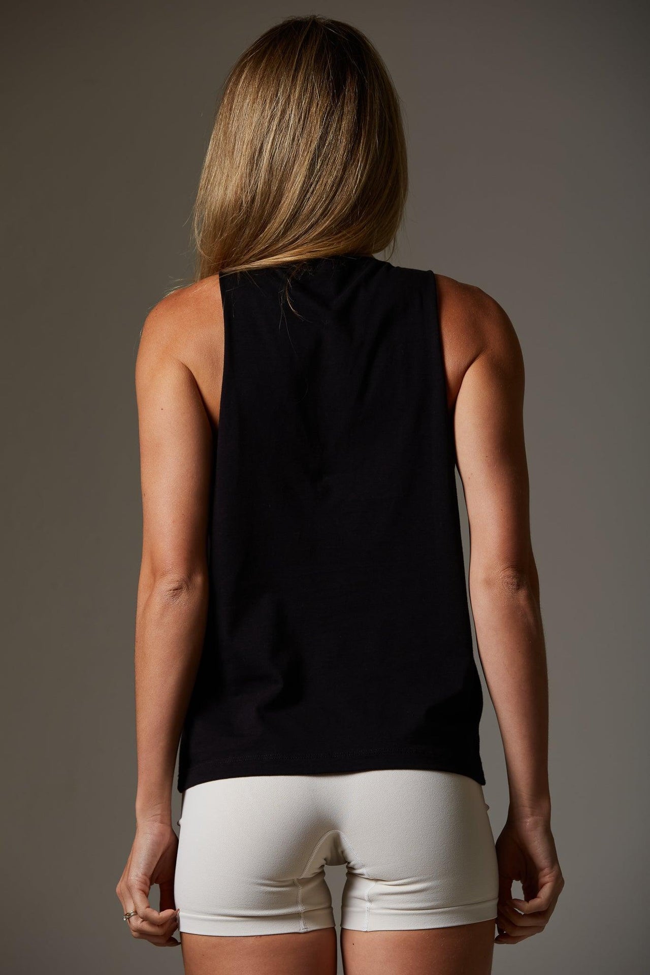 Regata essential Preto - chasebrasil.com