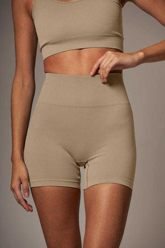Short Outsider Seamless Nude Wheat