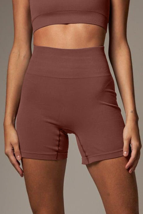 Short Outsider Seamless Middle Brown