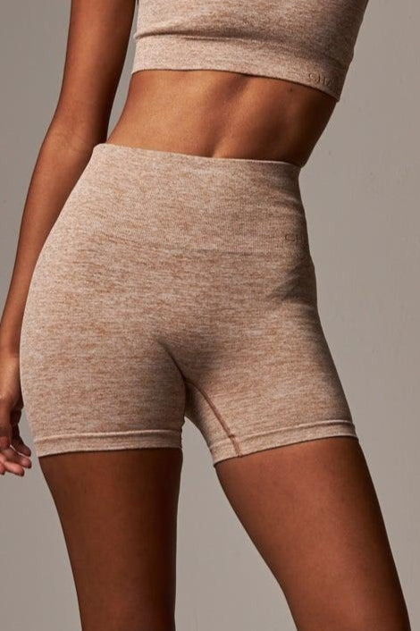 Short Print Seamless Cinnamon Caramel - chasebrasil.com