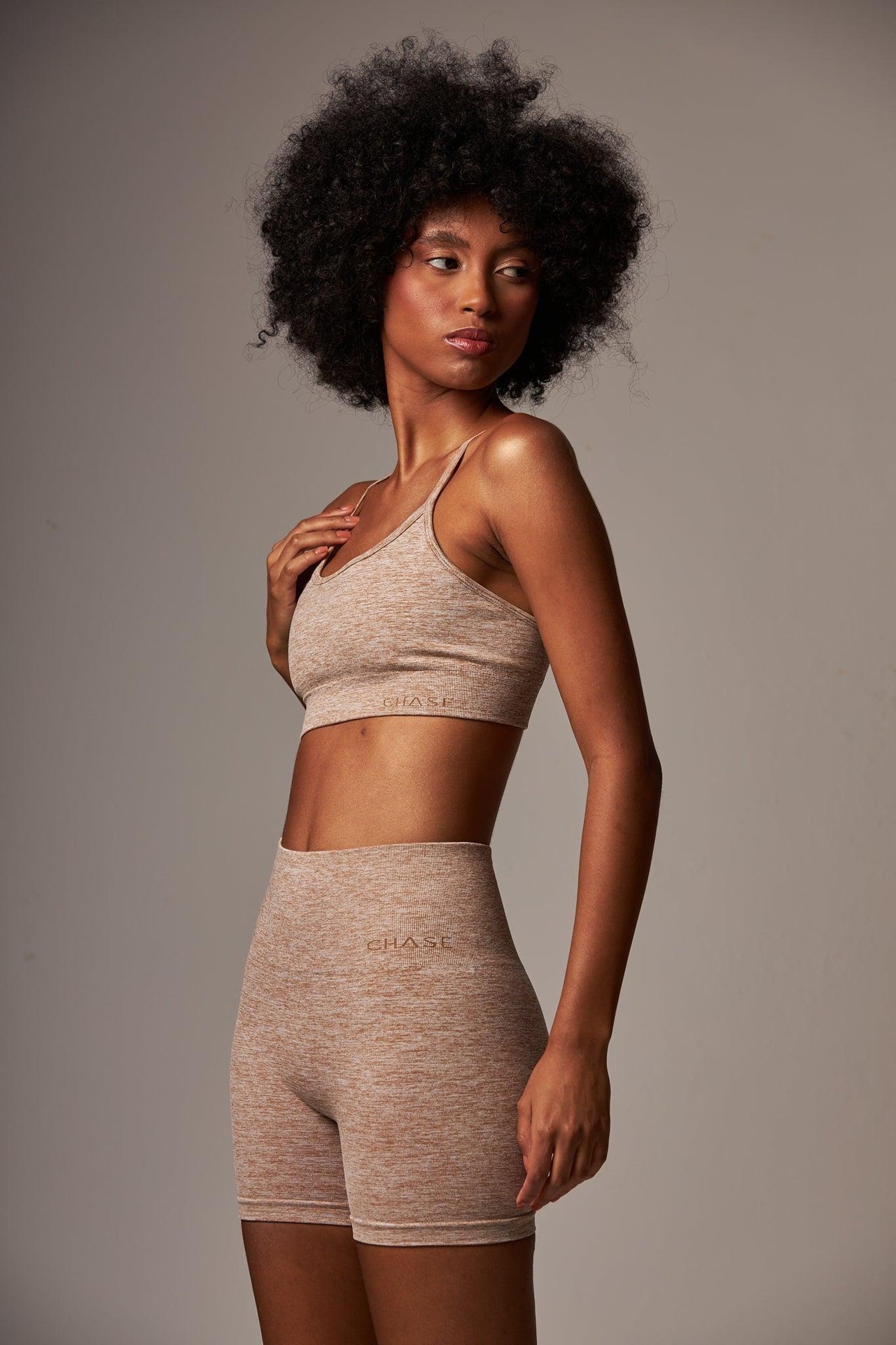 Short Print Seamless Cinnamon Caramel - chasebrasil.com